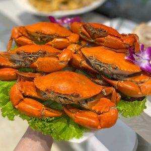 Cua biển đã hấp chín bày trên đĩa, hình thành phẩm tham khảo – StarCrab